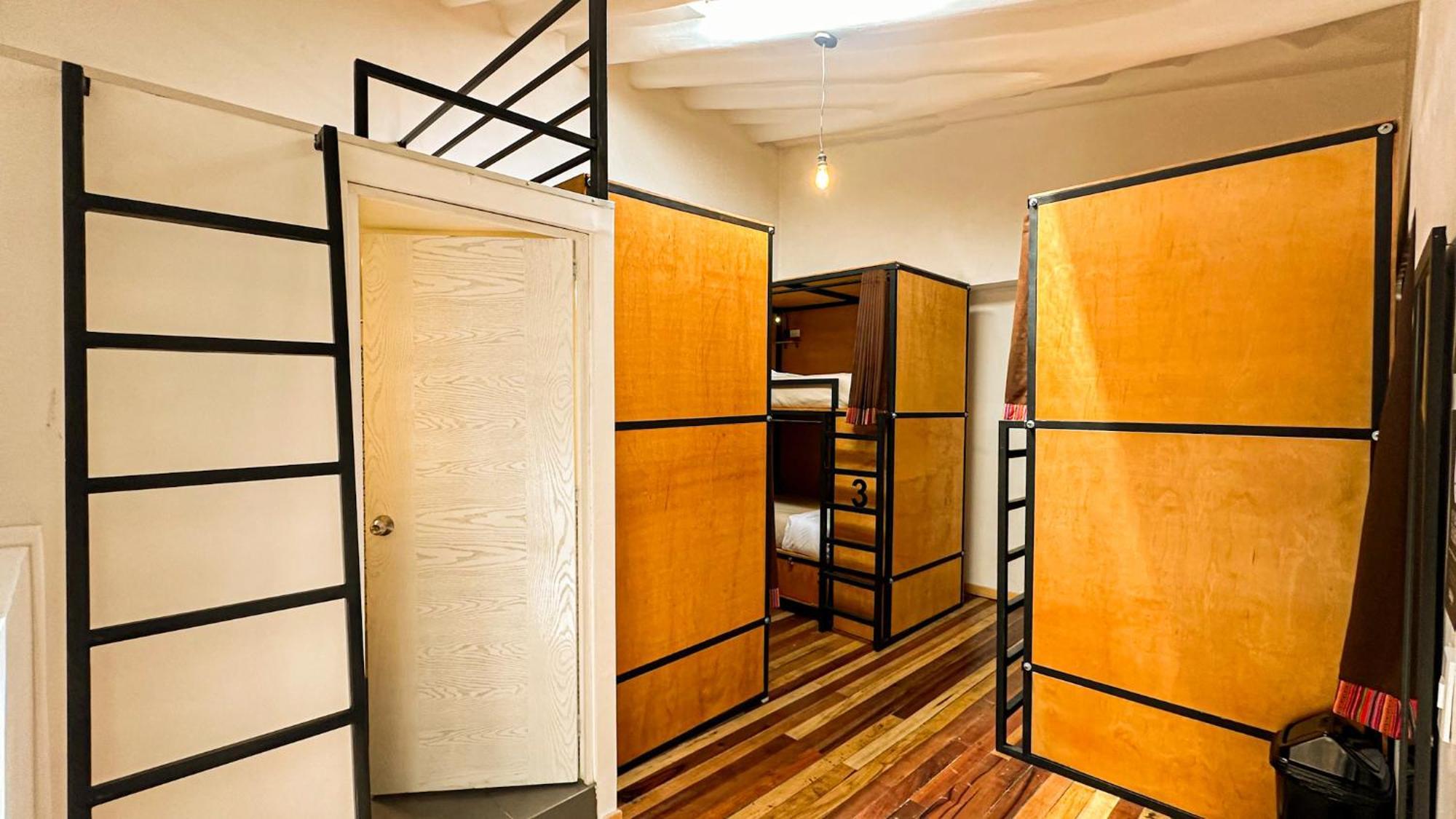 Black Llama Hostel Cusco Bilik gambar
