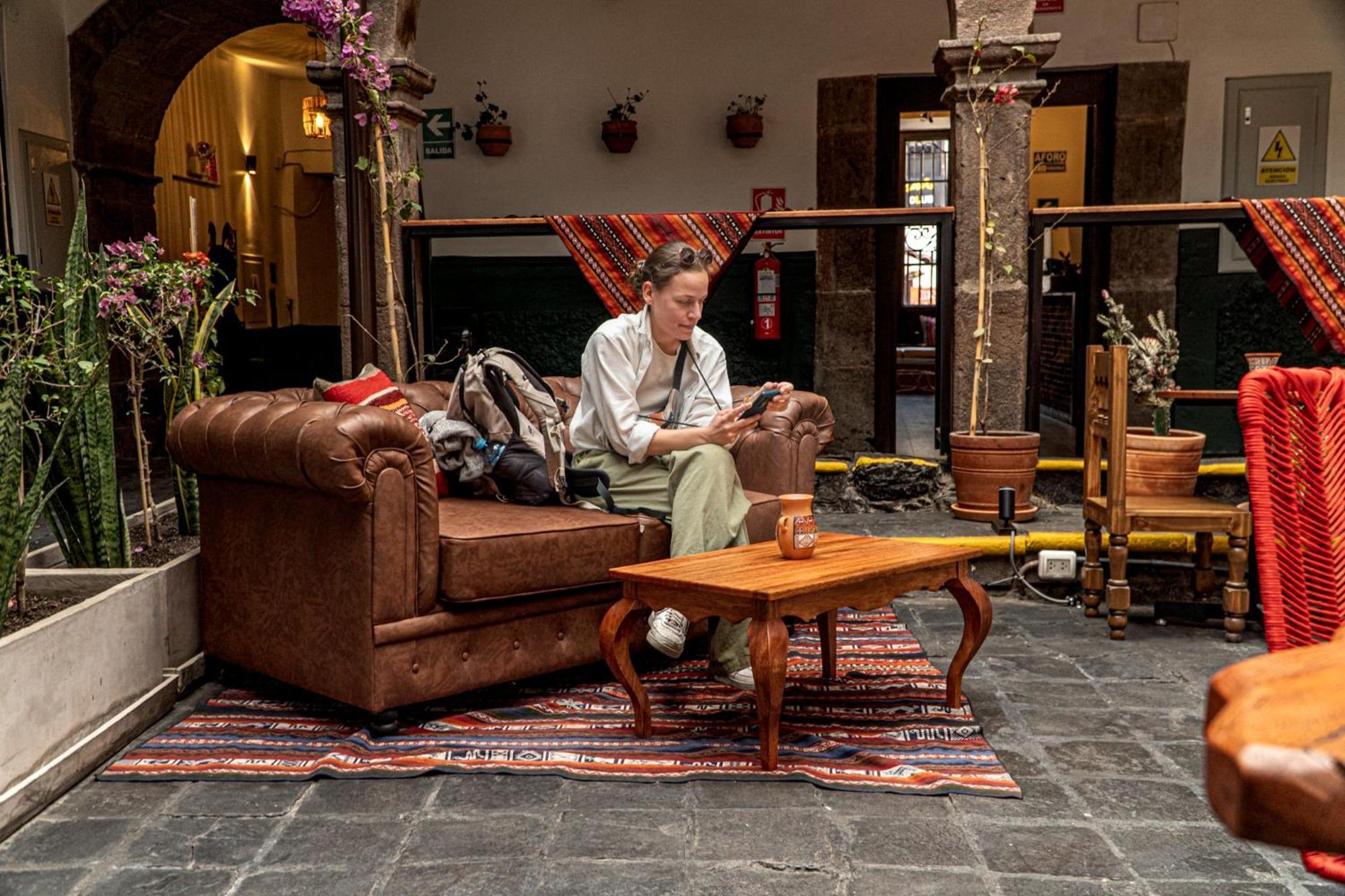 Black Llama Hostel Cusco Luaran gambar