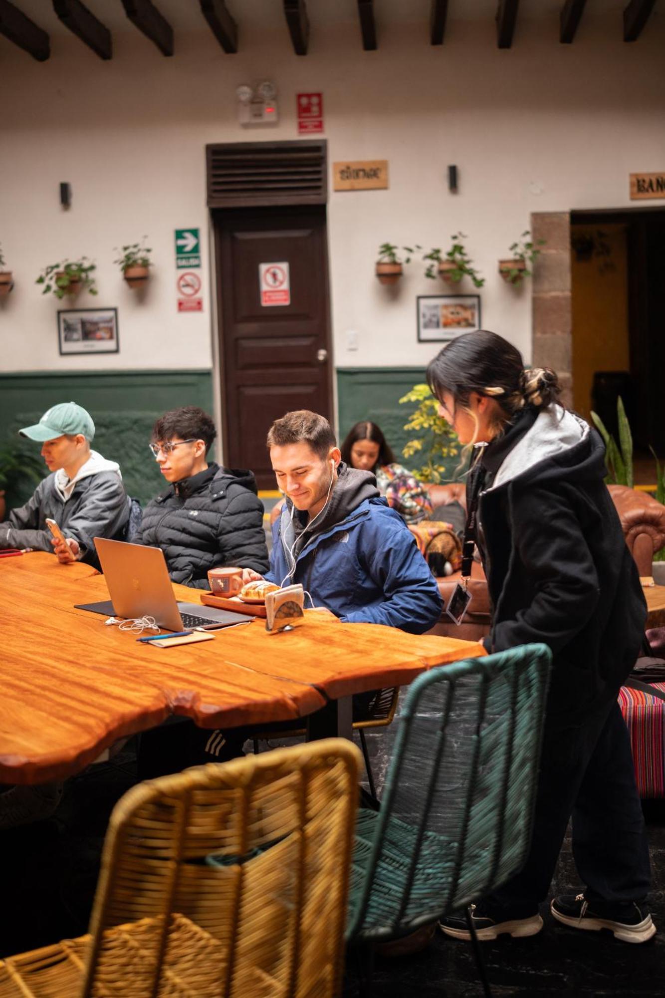 Black Llama Hostel Cusco Luaran gambar